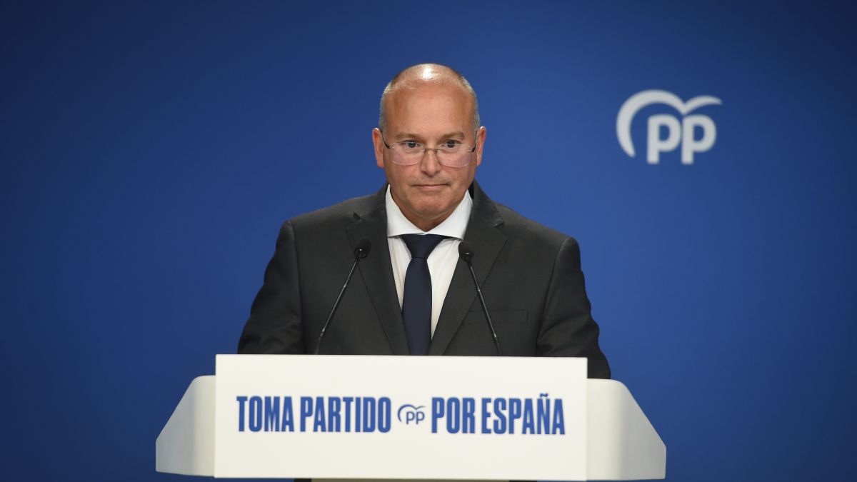 Tellado se compromete a gobernar sin Vox aunque el PP no lo va a «acorralar»