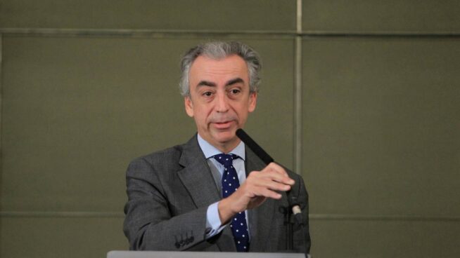 El ex secretario de Estado de Hacienda deja Kreab tras ser imputado en el 'caso Montoro'