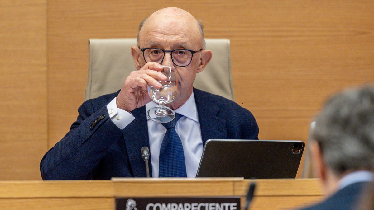 El despacho que creó Montoro niega haber formado parte de una trama para cambiar leyes