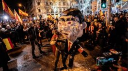 La Justicia reabre la causa sobre el muñeco de Sánchez apaleado en Ferraz en Nochevieja