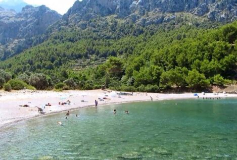 Ni chiringuitos, ni turistas: la cala de Mallorca que casi nadie conoce con aguas esmeralda