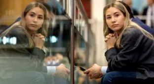 Noelia Núñez dimite: fe católica, 14 tatuajes y una vida personal siempre discreta