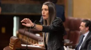 Junts se suma a PP y Vox y tumba la propuesta de Sumar para crear una Oficina Anticorrupción
