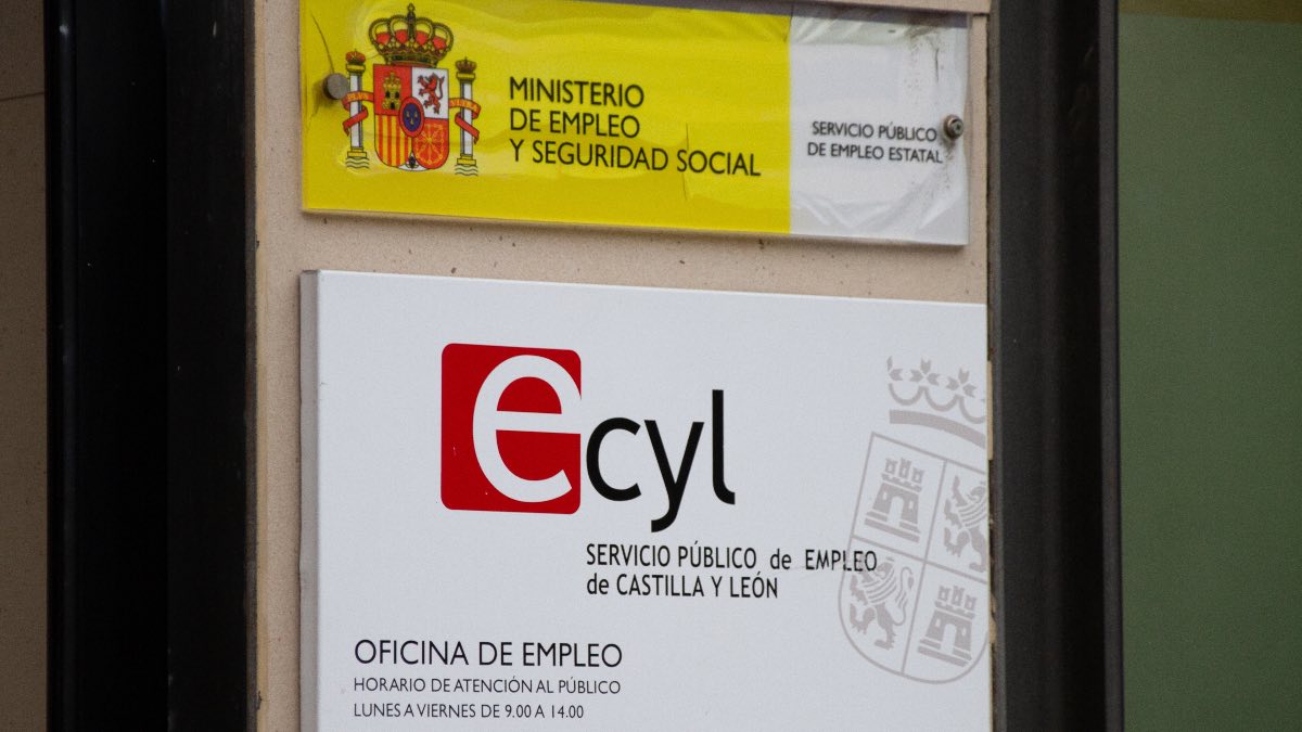 Castilla y León, segunda comunidad con menor descenso del paro en el segundo semestre