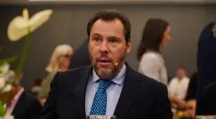 Puente reaparece en las obras del AVE tras 15 días sin actos en pleno caos ferroviario