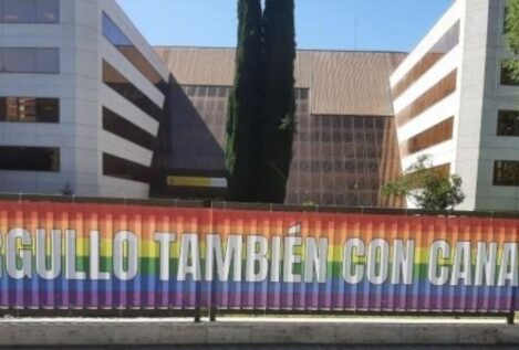 El Imserso denuncia por delito de odio el robo de dos pancartas LBTBIQ+ de su sede