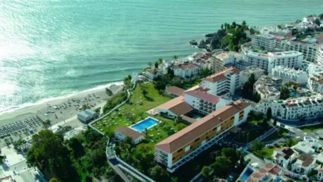 El parador de Málaga con acceso directo a la playa y uno de los mejores de España