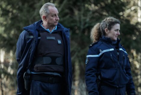 'Misterioso asesinato en la montaña': comedia negra con oso y un montón de cadáveres