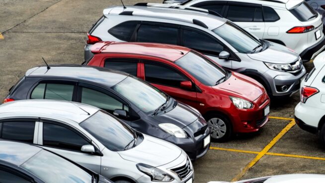 La OCU alerta sobre irregularidades en el alquiler de coches: las empresas que hay que evitar