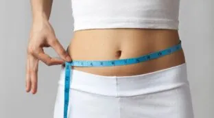 Perder peso en verano: los tres errores más comunes (y sí, prohibir los helados es uno)