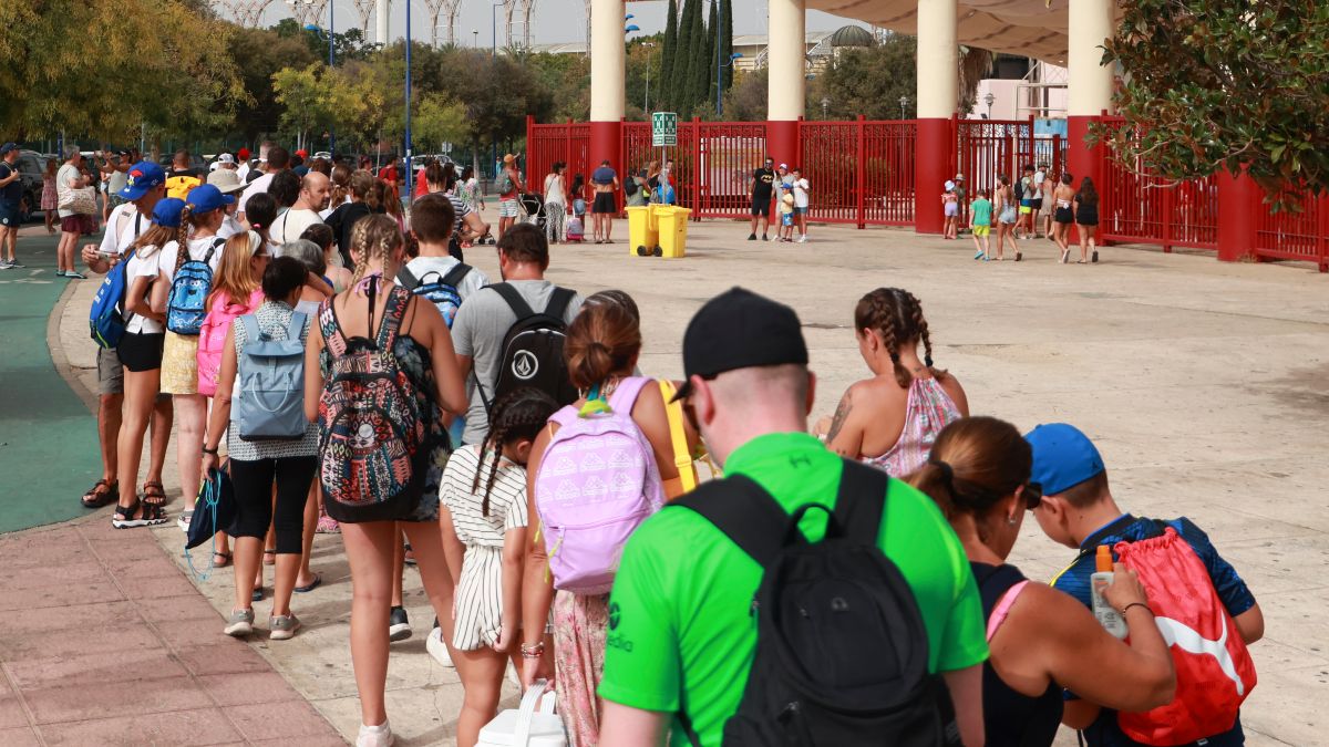 Facua denuncia a varios parques de atracciones por impedir entrar con comida y bebida