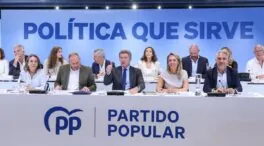 El PP tacha de «marrullería sanchista» el plan de Sánchez para extender permisos parentales