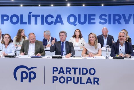 El PP tacha de «marrullería sanchista» el plan de Sánchez para extender permisos parentales