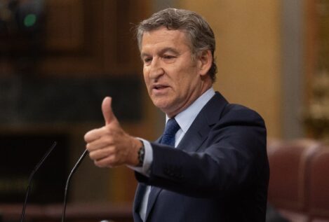 Feijóo llama «farsante» a Sánchez por su «ridículo» en la cumbre de la OTAN