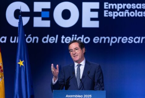 Los empresarios lamentan que el Gobierno amplíe el permiso parental «sin contar» con ellos