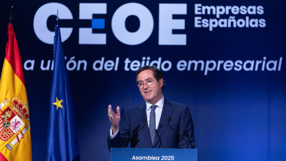 Los empresarios lamentan que el Gobierno amplíe el permiso parental «sin contar» con ellos