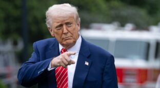 Trump responde a Medvédev y ordena el envío de dos submarinos nucleares cerca de Rusia