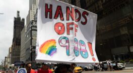 La Administración Trump cierra el servicio de prevención del suicidio para jóvenes LGBTQ+