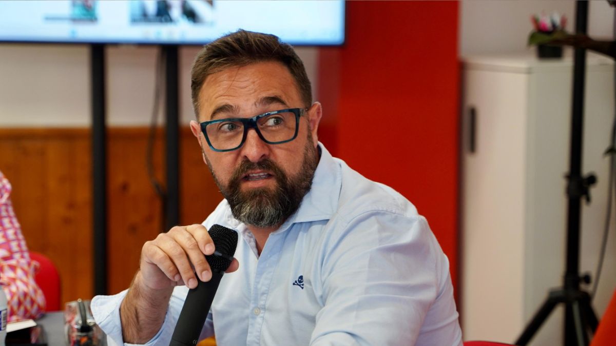 El PSOE de Tenerife expedienta a dos ediles por firmar una moción de censura a favor del PP