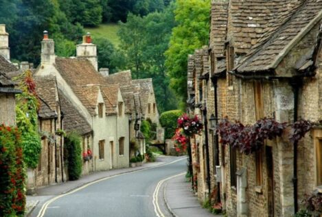 El pueblo de Londres que parece sacado de un cuento de hadas perfecto para visitar en verano