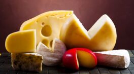 Siete quesos que pueden ayudarte a adelgazar la grasa abdominal, según expertos en nutrición