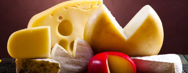 Siete quesos que pueden ayudarte a adelgazar la grasa abdominal, según expertos en nutrición