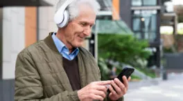Si la música te pone nostálgico, la ciencia sabe por qué: así funcionan tus recuerdos sonoros