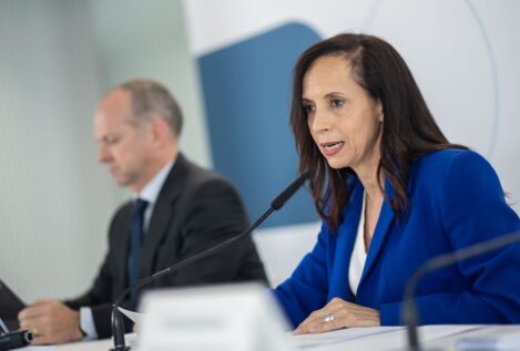 Bruselas evita defender a Beatriz Corredor en su primera respuesta por escrito tras el apagón