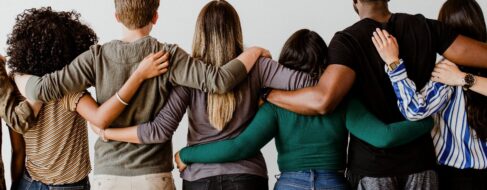 Tejiendo comunidad para transformar el mundo