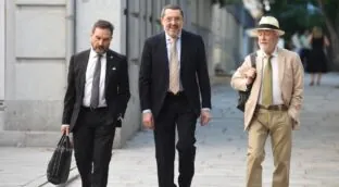 El Gobierno se niega a aclarar en cuántos viajes incluyó al constructor clave de la trama Ábalos