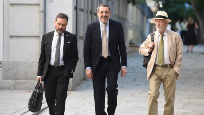 El Gobierno se niega a aclarar en cuántos viajes incluyó al constructor clave de la trama Ábalos