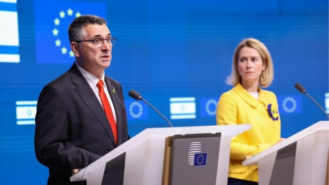 Israel se compromete con la UE a aumentar la entrega de ayuda humanitaria en Gaza