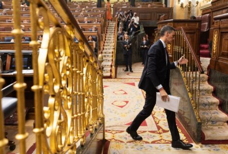 El Congreso despide a Sánchez entre gritos del PP, aplausos del PSOE y silencio de los socios