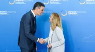 Meloni se alinea con Sánchez: Italia «no quiere entrar» en la guerra pero enviará ayuda militar