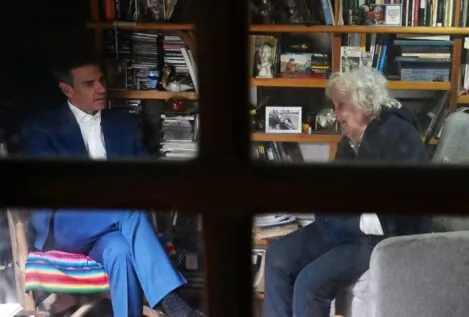 Pedro Sánchez visita a la viuda de Pepe Mujica en la última parada de su viaje a Uruguay
