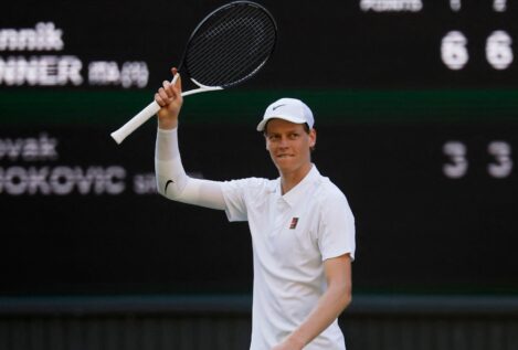 Se repite la final de Roland Garros: Sinner arrolla a Djokovic y se enfrentará contra Alcaraz