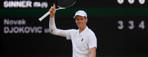 Se repite la final de Roland Garros: Sinner arrolla a Djokovic y se enfrentará contra Alcaraz