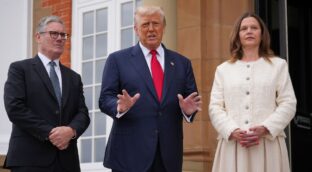 Trump le da a Putin «10 o 12 días» para un alto el fuego con Ucrania