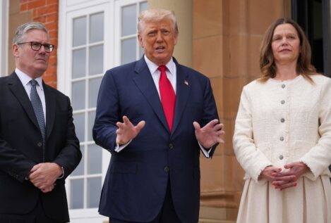 Trump le da a Putin «10 o 12 días» para un alto el fuego con Ucrania