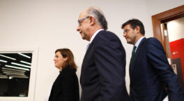 El exministro Catalá medió con Montoro para que trabajara con una empresa de apuestas