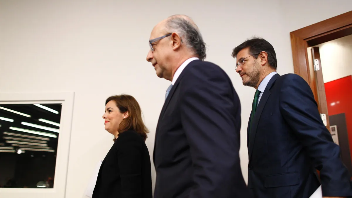 El exministro Catalá medió con Montoro para que trabajara con una empresa de apuestas
