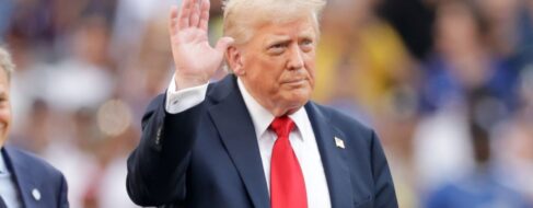 Trump padece una leve inflamación en las piernas por «insuficiencia venosa crónica»