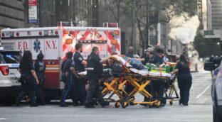Un hombre mata a tiros a cuatro personas, incluido un policía, en Nueva York y se suicida