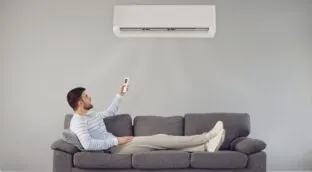 Ventilador, hielo y un cubo: el truco de un arquitecto para enfriar tu habitación