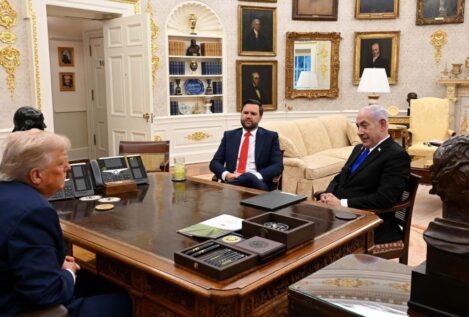 Israel defiende la «presión militar» sobre Gaza en una reunión con Trump para liberar rehenes