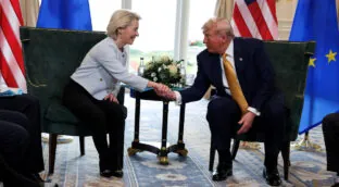 Trump y Von der Leyen acuerdan aranceles del 15% a los productos europeos