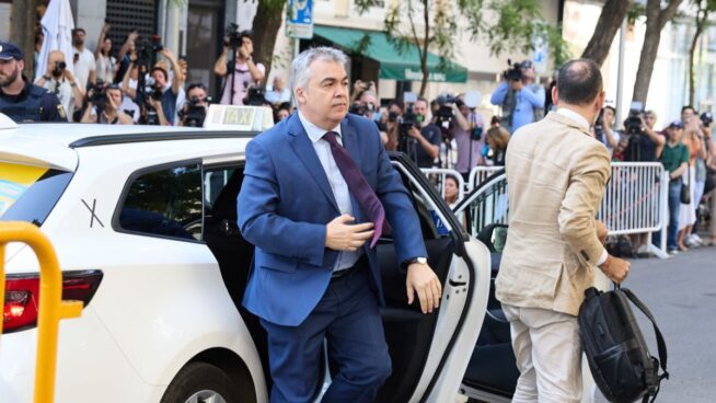 El Supremo señala el riesgo de que Cerdán oculte las mordidas con «hombres de paja»