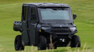 Un cochecito de golf blindado: el vehículo más exótico en el arsenal de Trump