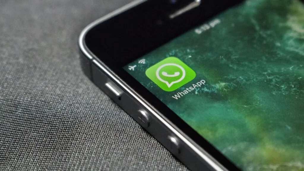 WhatsApp | Canva