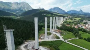 ADIF ingresa 25 millones con la venta de 418 viviendas a lo largo de la última década